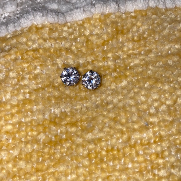 Jeweled studs - Picture 1 of 2